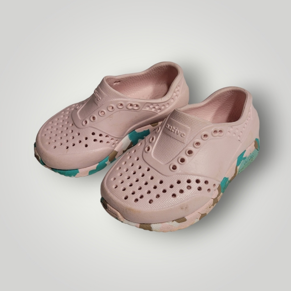 Native Kids Jefferson Sandals Shoes Pink Camouflage Size C5